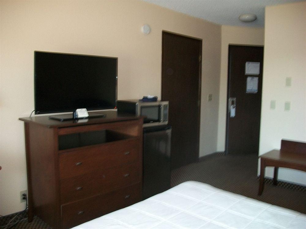 Guesthouse Inn & Suites Eugene/Springfield Ngoại thất bức ảnh